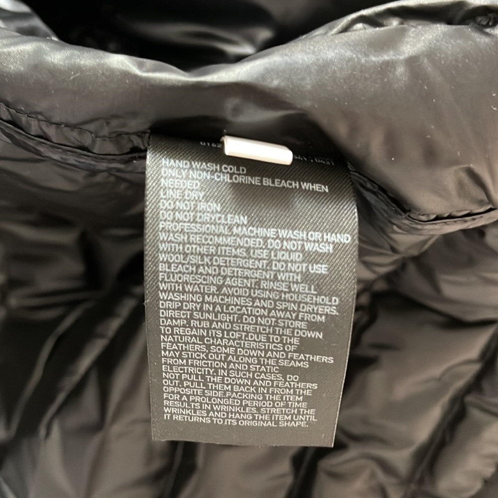 Uniqlo Ultra Light Down extra warm black jacket w/pockets front zipper like new - Picture 11 of 11